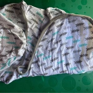 Gray and Teal Arrow Patterned Baby Blanket